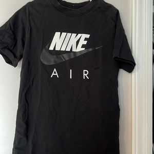 Used boys, Nike shorts sleeve T-shirt